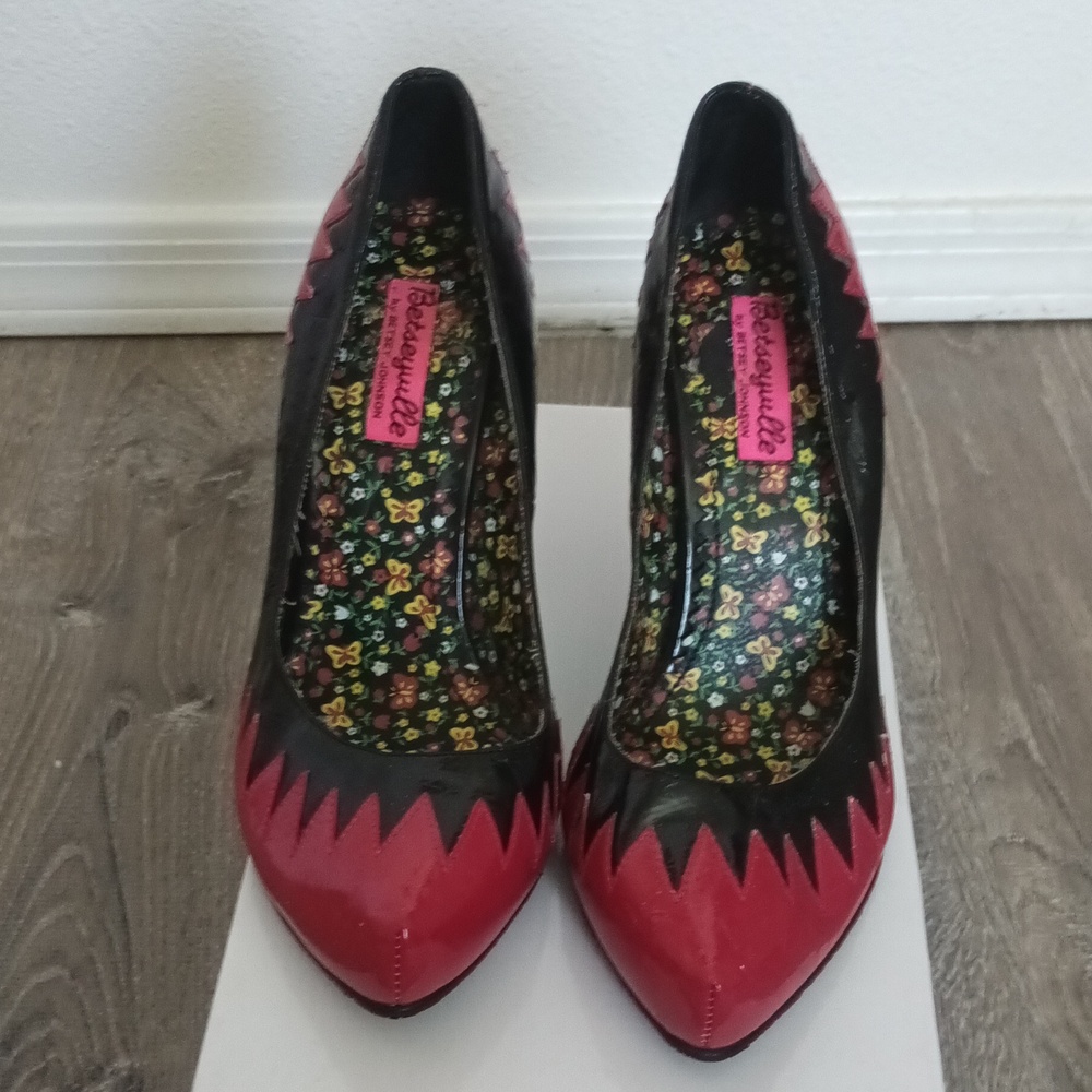 BUY 2 GET 1 FREE 🔥 Betseyville Closed Toe Wide High Heel Flame Pink Black 8